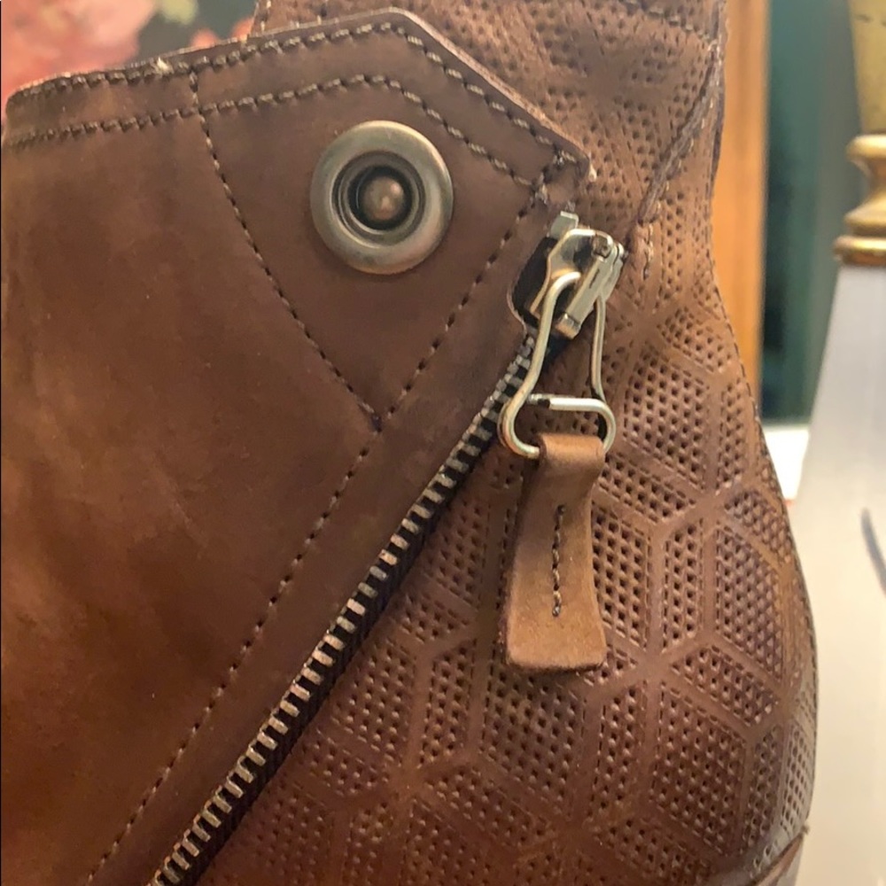 Miz Mooz | Newton Infinity Bootie - Picture 5 of 11